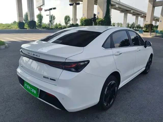 BAIC Beijing EU5 PLUS — Фото автомобиля 6