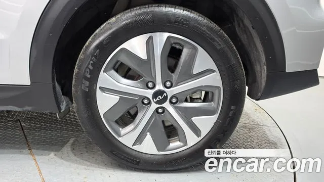 Kia Niro — Фото автомобиля 6