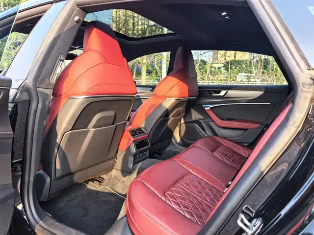 Audi A7L — Фото автомобиля 12