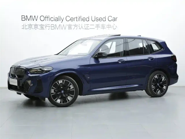 Фотография автомобиля — BMW iX3
