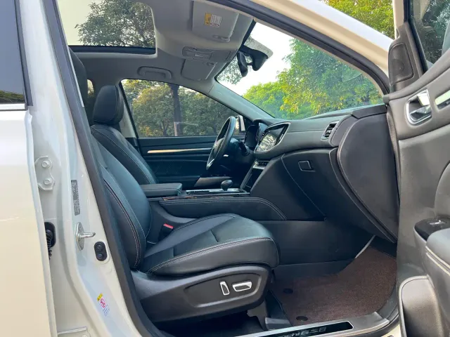 GAC Trumpchi GS8 — Фото автомобиля 17