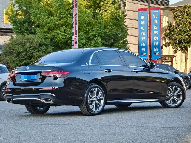Mercedes-Benz E-Class — Фото автомобиля 9
