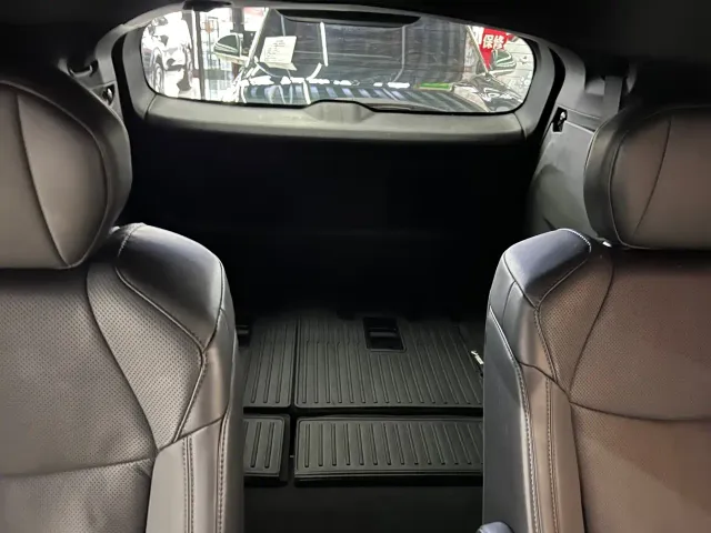 Toyota Sienna — Фото автомобиля 14