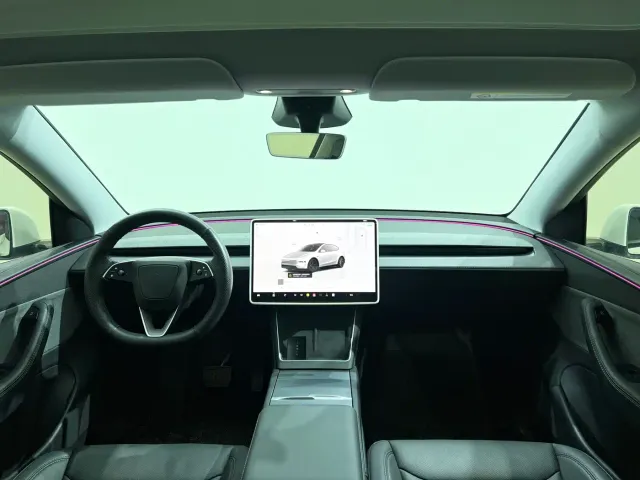 Tesla Model Y — Фото автомобиля 11