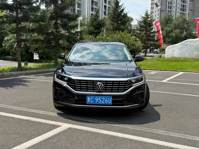 Volkswagen Passat — Фото автомобиля 2