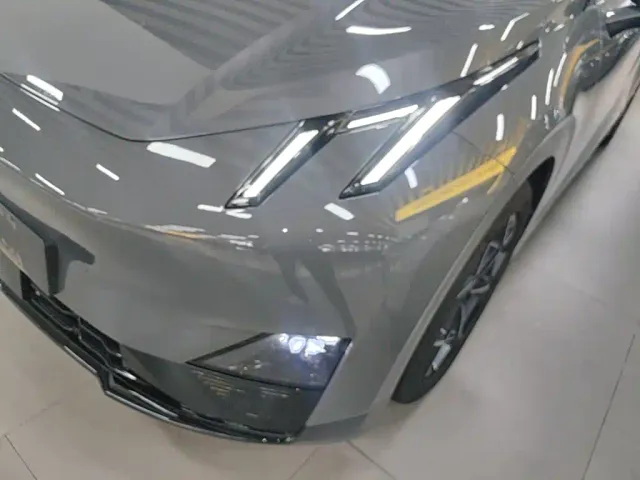 Lynk & Co Z20 — Фото автомобиля 23