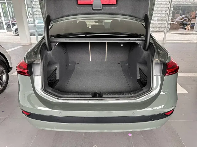 Audi A6L e-tron — Фото автомобиля 3