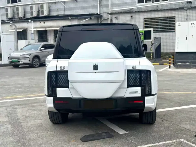 BYD U8 — Фото автомобиля 6