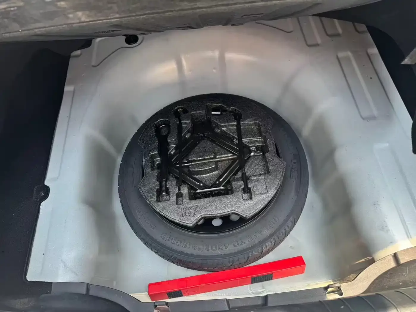Hyundai Elantra 2022 1.5L CVT LUX Premium Edition — Фото автомобиля 11