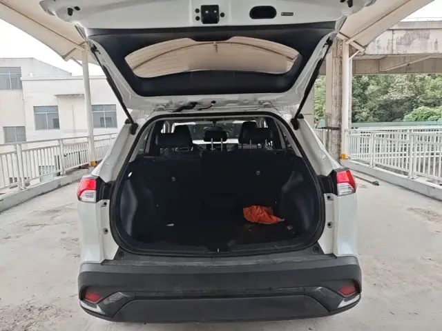 Toyota Frontlander — Фото автомобиля 18
