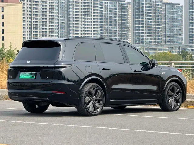 Li Auto L9 — Фото автомобиля 14