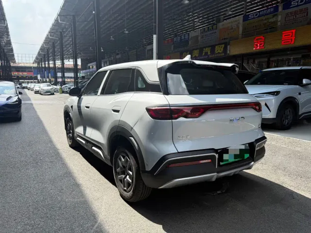 BYD Yuan UP — Фото автомобиля 4