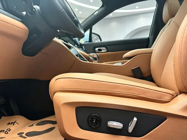 Li Auto ONE — Фото автомобиля 9