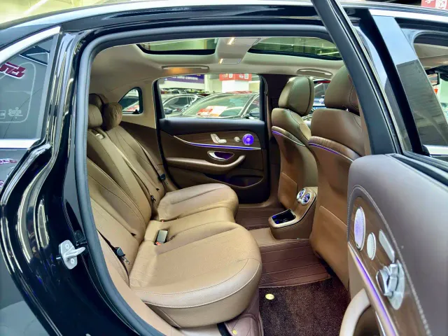 Mercedes-Benz E-Class — Фото автомобиля 11