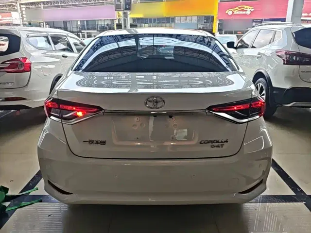 Toyota Corolla — Фото автомобиля 5