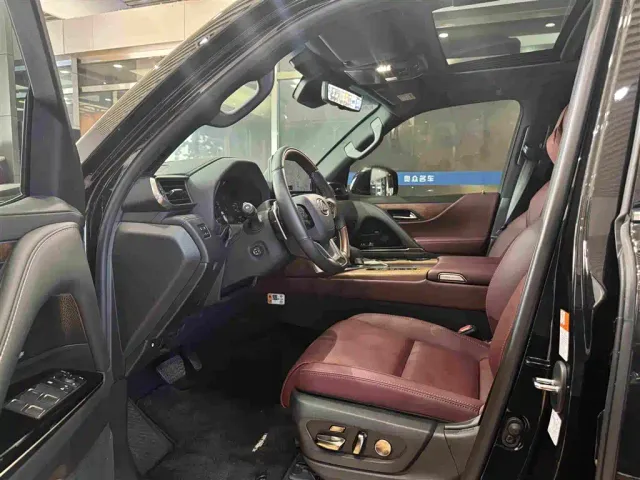 Lexus Lexus LX 2025 700h Boundary Edition — Фото автомобиля 4