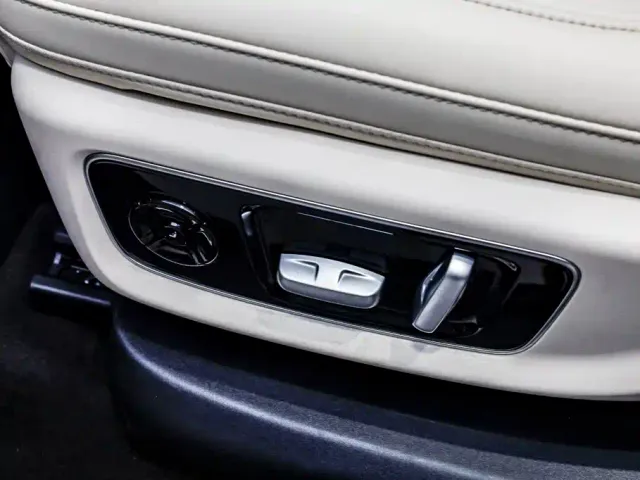 Li Auto L8 — Фото автомобиля 14