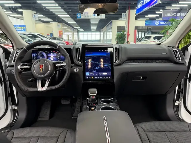 Hongqi HS3 — Фото автомобиля 5