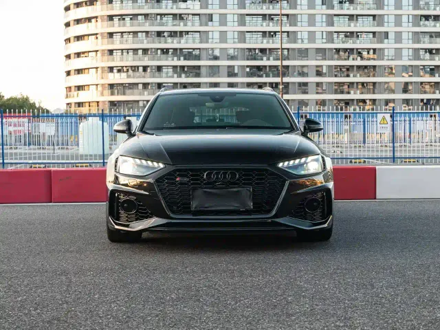 Audi RS 4 — Фото автомобиля 2