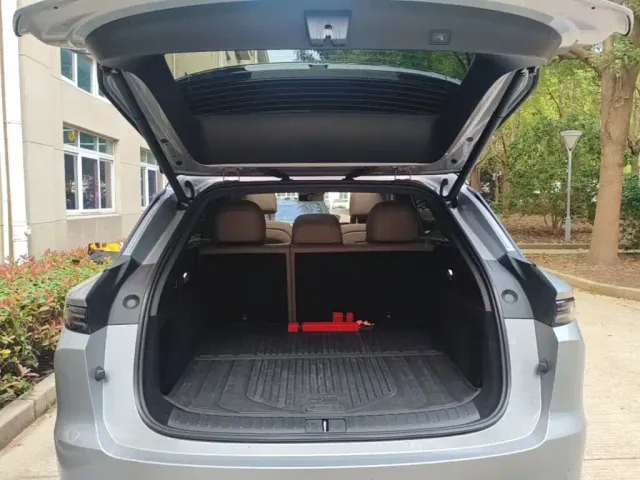 Li Auto i6 — Фото автомобиля 18