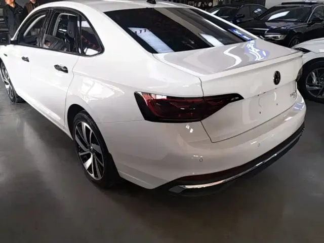 Volkswagen Sagitar — Фото автомобиля 4