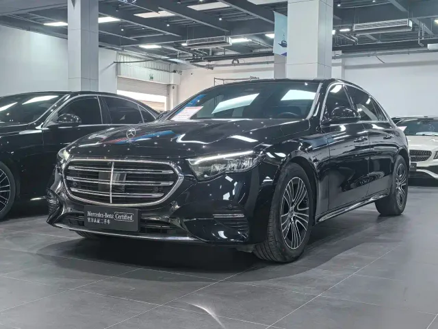 Mercedes-Benz E-Class — Фото автомобиля 4