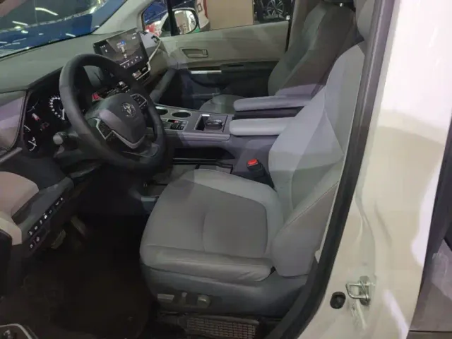 Toyota Granvia — Фото автомобиля 14