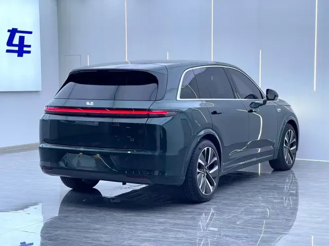 Li Auto L7 — Фото автомобиля 12