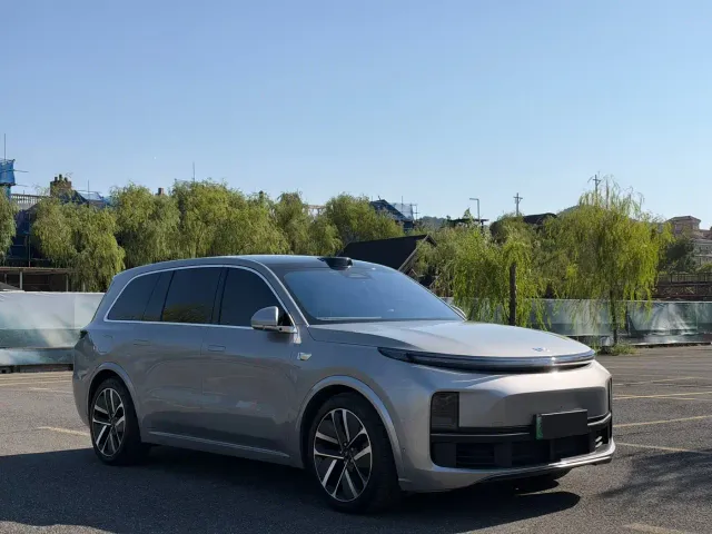 Li Auto L9 — Фото автомобиля 3