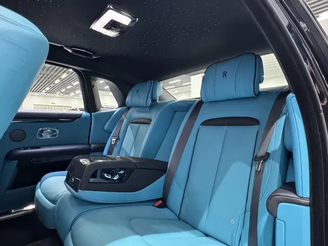 Rolls-Royce Ghost — Фото автомобиля 14