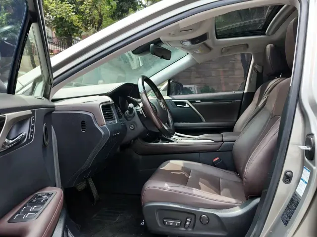 Lexus RX — Фото автомобиля 5