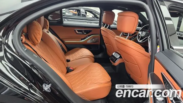 Mercedes-Benz S-Class — Фото автомобиля 12
