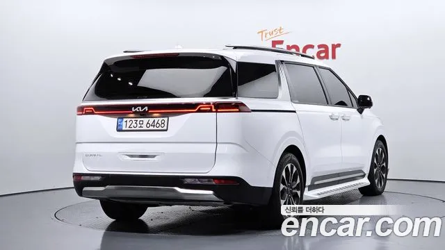 Kia Carnival Generation 4 — Фото автомобиля 2