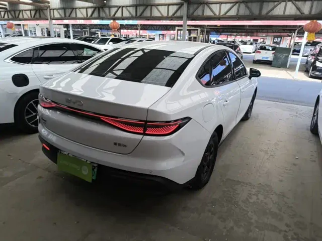 BYD Seal 05 DM-i — Фото автомобиля 6