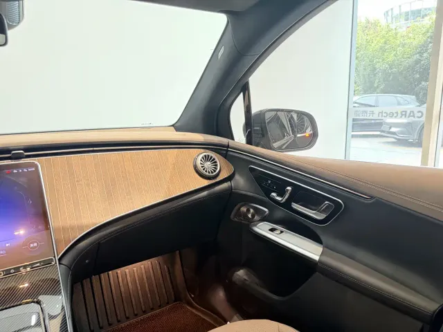 Mercedes-Benz Mercedes-Benz EQE SUV 2024 500 4MATIC Luxury Edition — Фото автомобиля 15