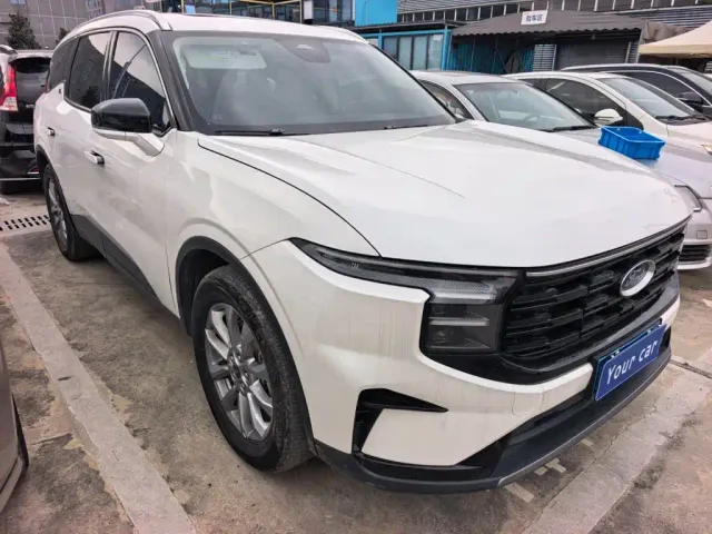 Ford Edge — Фото автомобиля 3