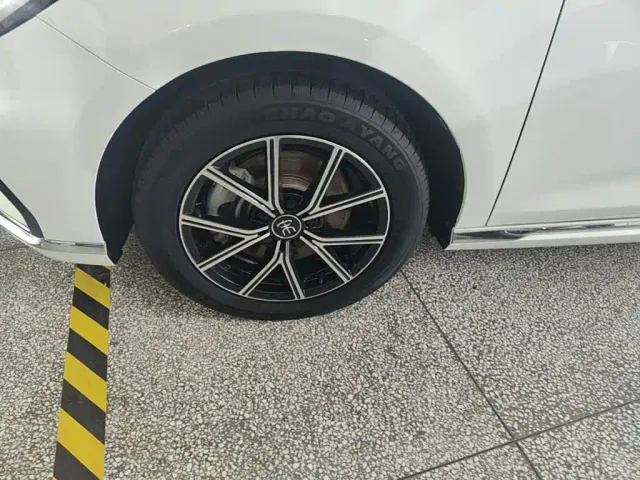 BYD Song MAX — Фото автомобиля 22