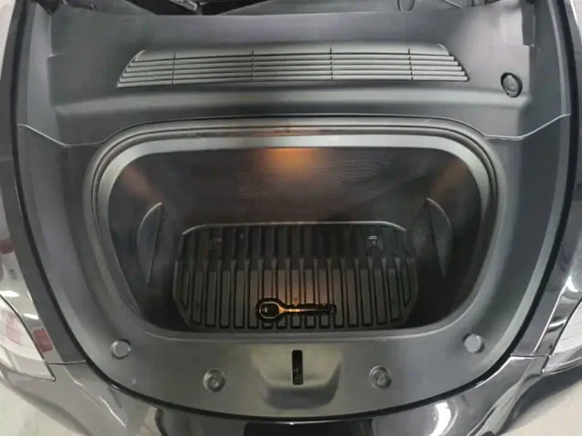 Tesla Model Y — Фото автомобиля 19