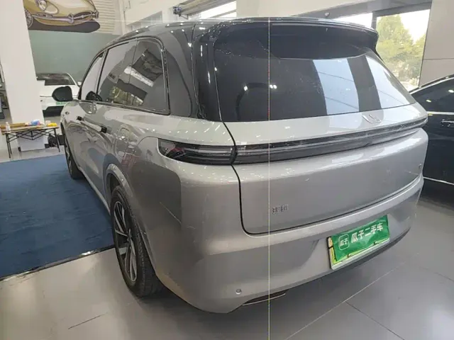 Li Auto L8 — Фото автомобиля 4