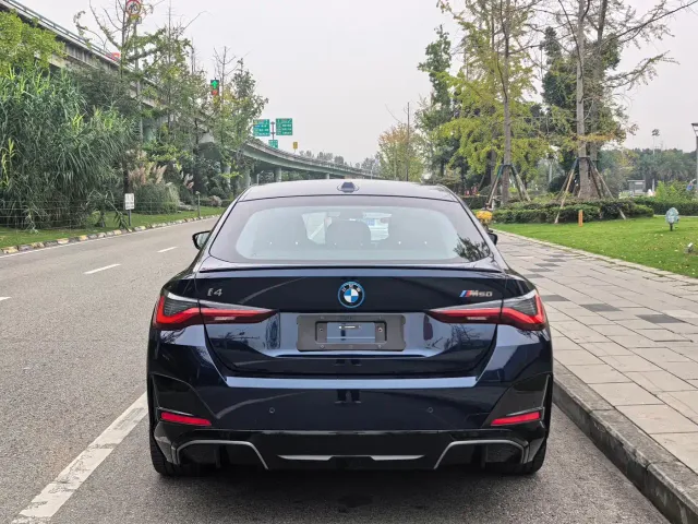 BMW i4 M50 — Фото автомобиля 5