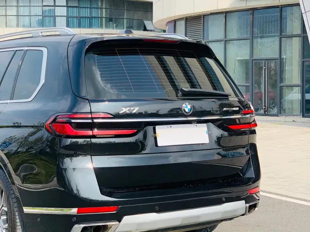 BMW X7 — Фото автомобиля 10