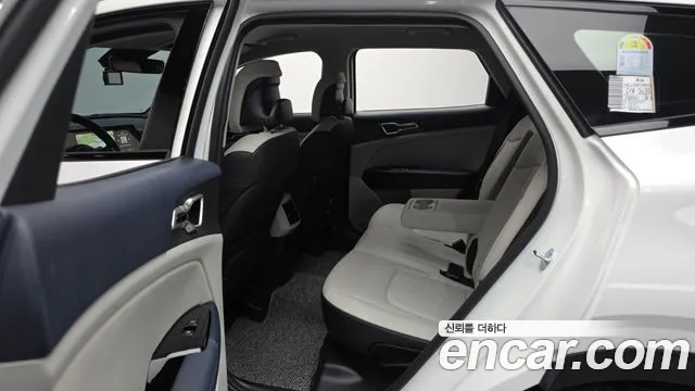 Kia Sportage Sportage 5-е поколение Бензин 1.6 турбо 2WD — Фото автомобиля 12