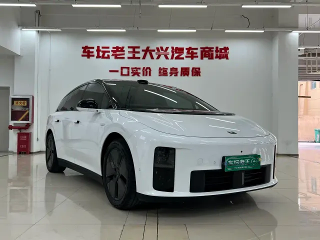Li Auto i6 — Фото автомобиля 3