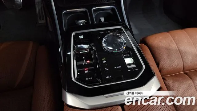 BMW 7-Series — Фото автомобиля 9