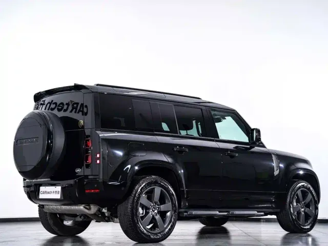 Land Rover Defender — Фото автомобиля 6