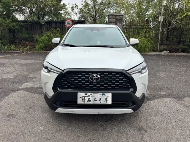 Toyota Corolla Cross — Фото автомобиля 2