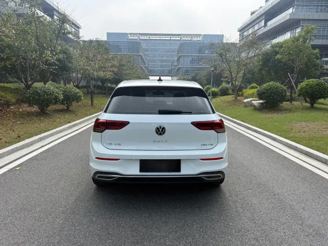 Volkswagen Golf — Фото автомобиля 6