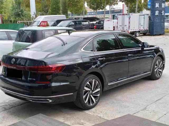 Volkswagen Passat — Фото автомобиля 4