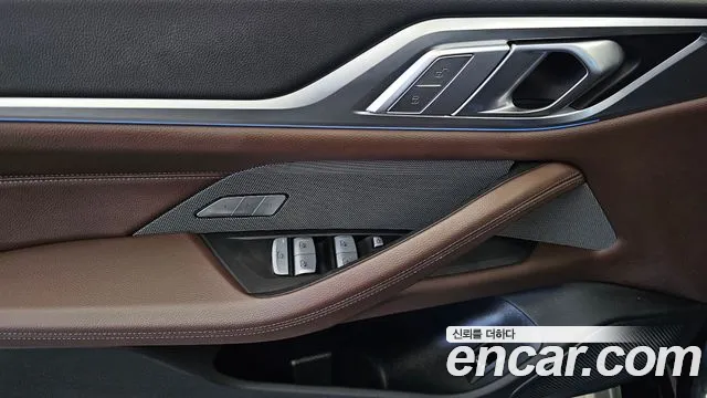 BMW i4 — Фото автомобиля 24