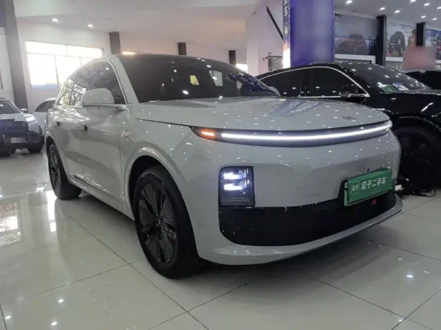 Li Auto L6 — Фото автомобиля 3